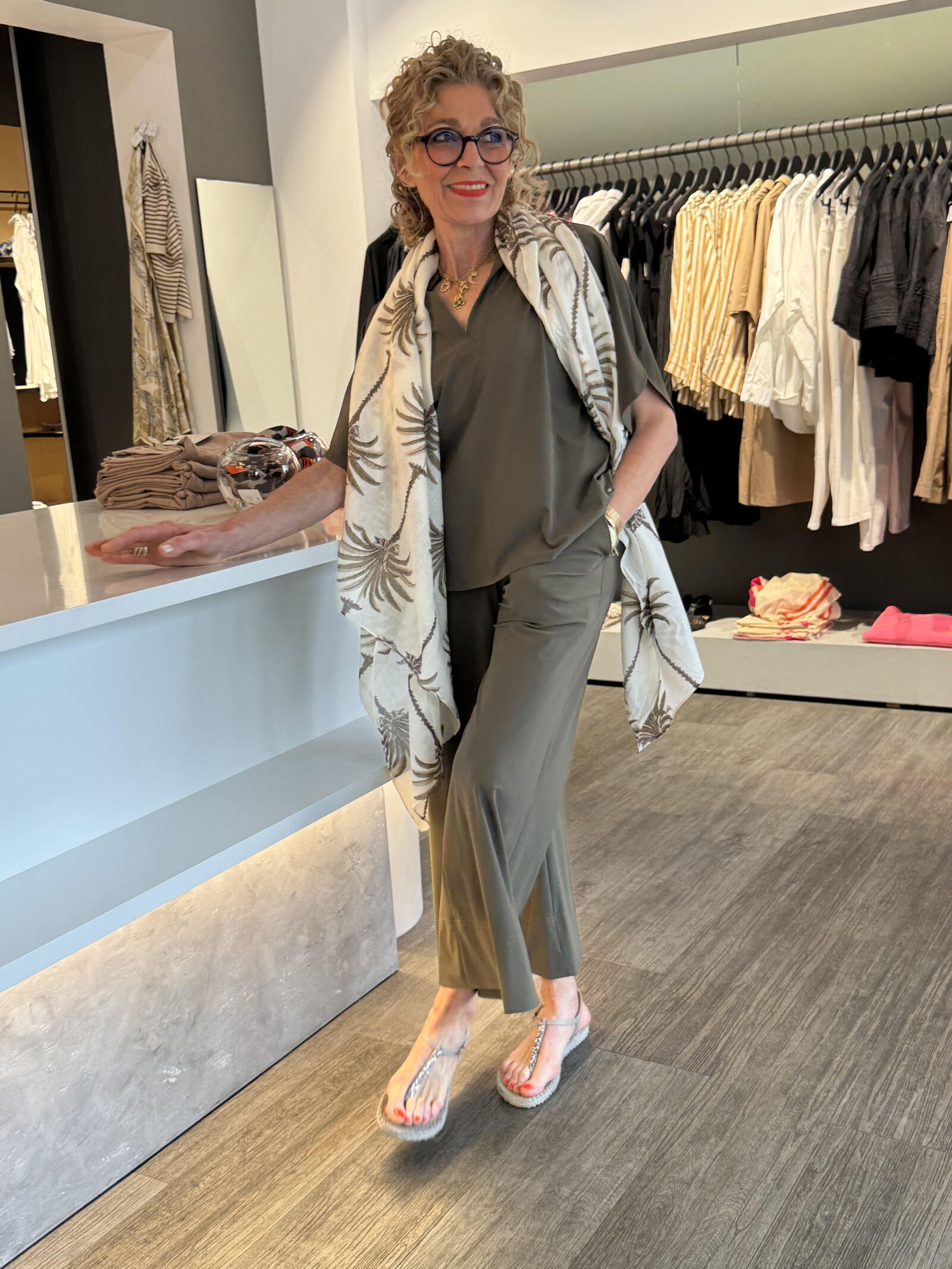 Christiane in khaki Outfit