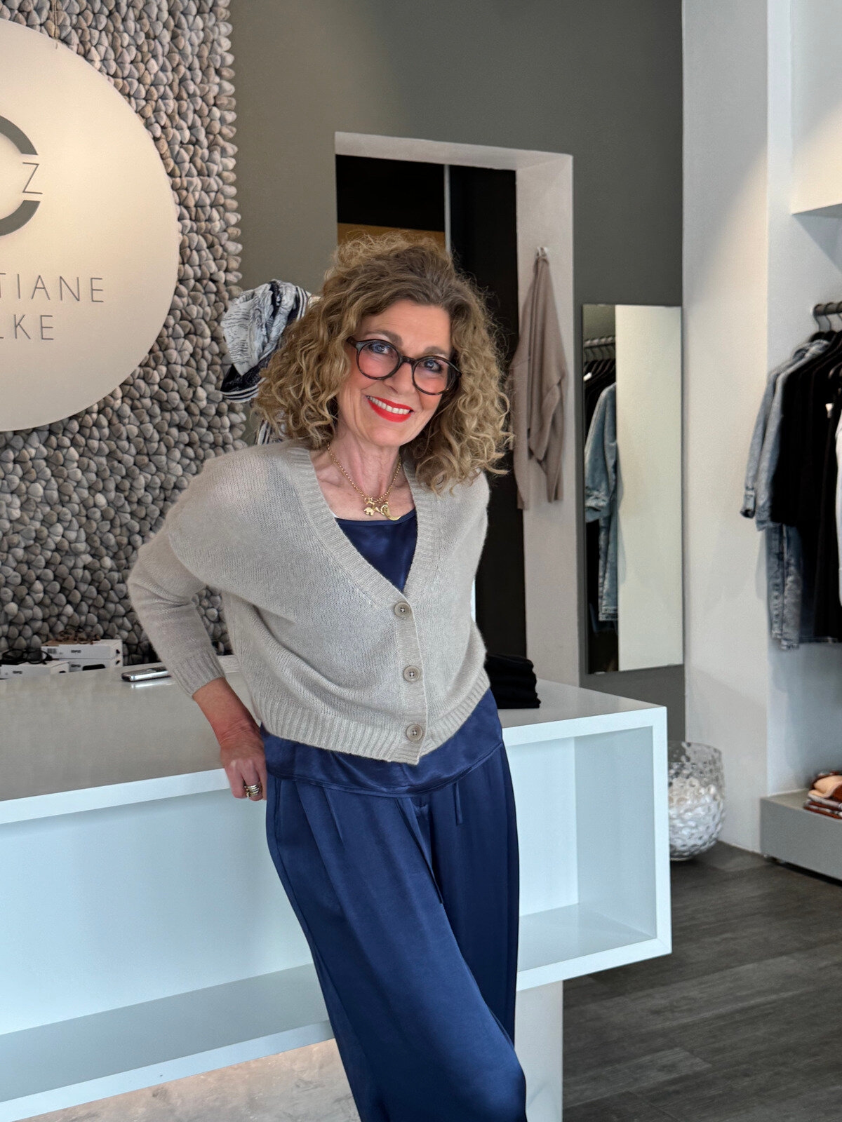 Christiane Zielke mit Cardigan